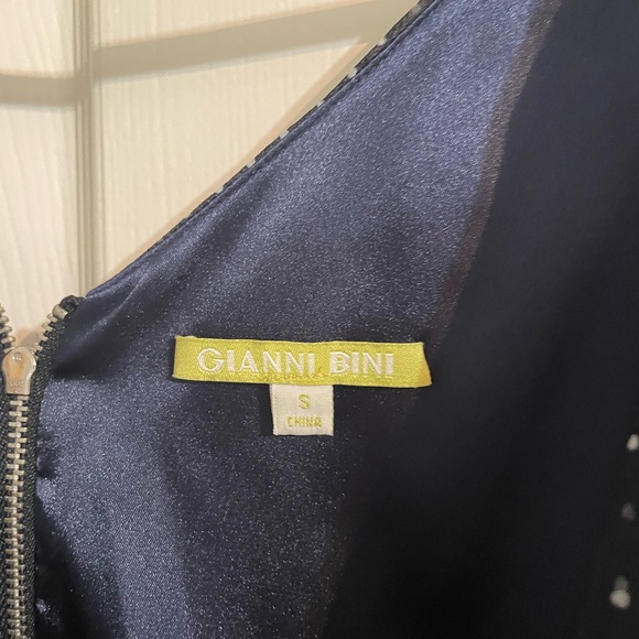 Giani Bini polka dot zip up romper Navy and white sheer and silk lining - Picture 4 of 6